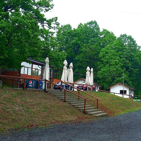 Popas Momaia Hotel Curtea De Arges Exterior photo
